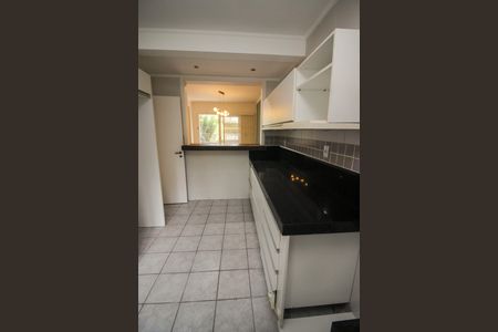 Casa de condomínio à venda com 215m², 3 quartos e 3 vagasCozinha