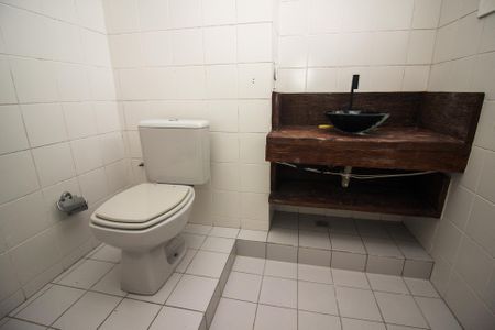 Casa de condomínio à venda com 215m², 3 quartos e 3 vagasLavabo 2