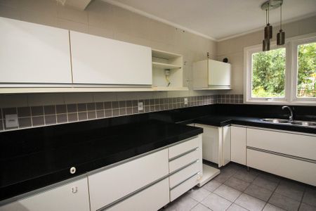 Casa de condomínio à venda com 215m², 3 quartos e 3 vagasCozinha