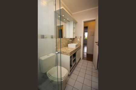 Casa de condomínio à venda com 215m², 3 quartos e 3 vagasBanheiro da Suíte