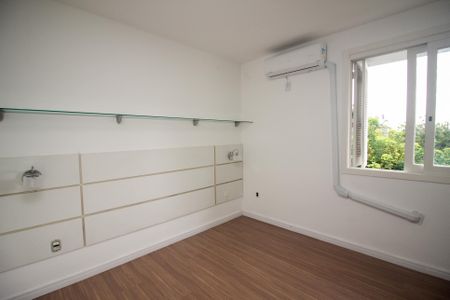 Casa de condomínio à venda com 215m², 3 quartos e 3 vagasQuarto 2