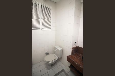 Casa de condomínio à venda com 215m², 3 quartos e 3 vagasLavabo 2