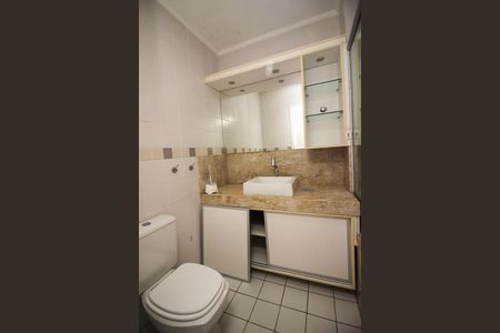 Casa de condomínio à venda com 215m², 3 quartos e 3 vagasBanheiro Social