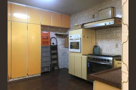 Casa à venda com 237m², 4 quartos e 3 vagas
