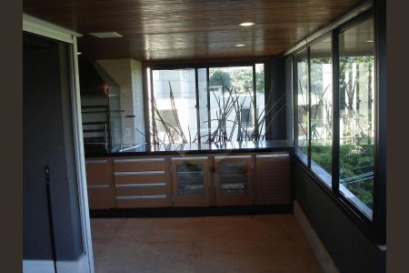 Apartamento à venda com 246m², 4 quartos e 4 vagas