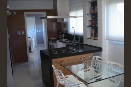 Apartamento à venda com 246m², 4 quartos e 4 vagas