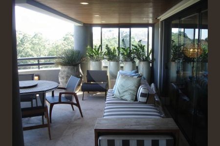 Apartamento à venda com 246m², 4 quartos e 4 vagas