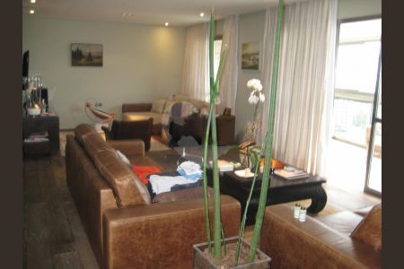 Apartamento à venda com 3 quartos, 212m² em Vila Suzana, São Paulo