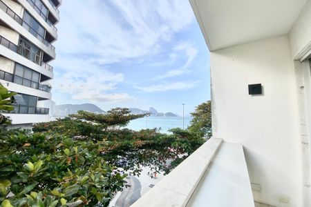 Apartamento à venda com 129m², 2 quartos e sem vagaVaranda suite