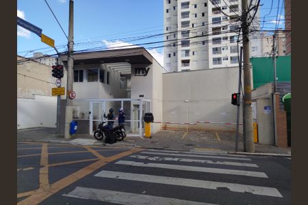 Apartamento à venda com 70m², 2 quartos e 1 vaga Apartamento à venda com 70m², 2 quartos e 1 vagaFachada