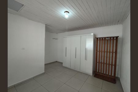 Quarto de casa para alugar com 1 quarto, 40m² em Vila Santo Estefano, São Paulo