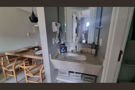 Banheiro de apartamento à venda com 1 quarto, 35m² em Jacarepaguá, Rio de Janeiro