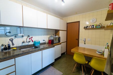Apartamento para alugar com 115m², 3 quartos e 2 vagas Apartamento para alugar com 115m², 3 quartos e 2 vagasCozinha