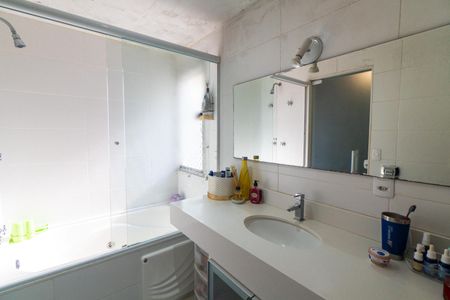 Apartamento para alugar com 115m², 3 quartos e 2 vagas Apartamento para alugar com 115m², 3 quartos e 2 vagasBanheiro da Suíte 1