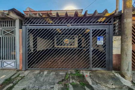Casa à venda com 134m², 3 quartos e 2 vagas Casa à venda com 134m², 3 quartos e 2 vagasFachada