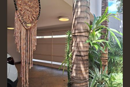 Casa à venda com 237m², 2 quartos e 4 vagas Casa à venda com 237m², 2 quartos e 4 vagasGaragem