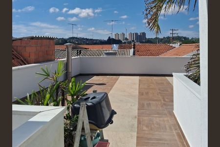 Casa à venda com 237m², 2 quartos e 4 vagas Casa à venda com 237m², 2 quartos e 4 vagasTerraço