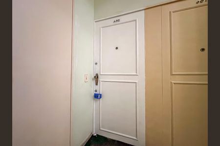 Apartamento à venda com 51m², 1 quarto e sem vaga Apartamento à venda com 51m², 1 quarto e sem vagaBanheiro de Serviço
