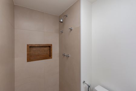 Apartamento à venda com 84m², 2 quartos e 2 vagas Apartamento à venda com 84m², 2 quartos e 2 vagasBanheiro da Suíte