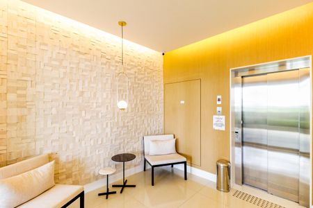Apartamento à venda com 84m², 2 quartos e 2 vagas Apartamento à venda com 84m², 2 quartos e 2 vagasHall de Entrada