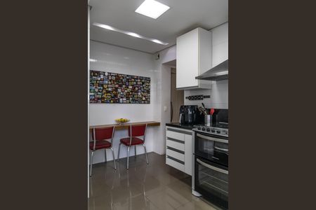 Apartamento à venda com 100m², 3 quartos e 2 vagas Apartamento à venda com 100m², 3 quartos e 2 vagasCozinha
