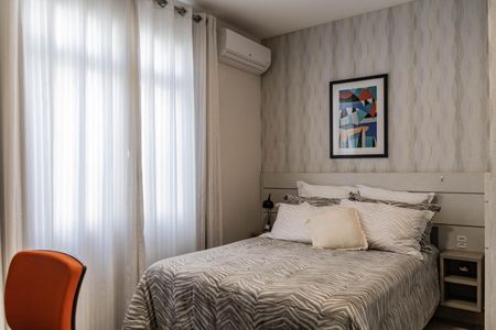 Apartamento à venda com 100m², 3 quartos e 2 vagas Apartamento à venda com 100m², 3 quartos e 2 vagasQuarto 1