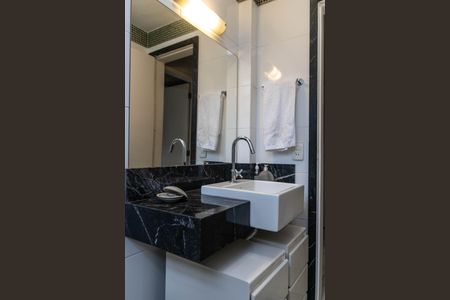 Apartamento à venda com 100m², 3 quartos e 2 vagas Apartamento à venda com 100m², 3 quartos e 2 vagasBanheiro Social