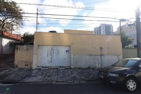 Casa à venda com 370m², 3 quartos e 8 vagasFachada