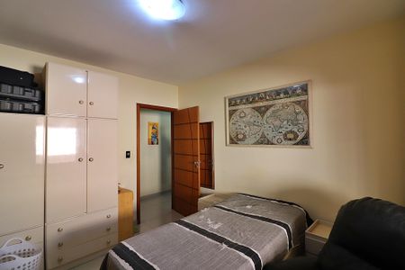 Casa à venda com 370m², 3 quartos e 8 vagasQuarto 