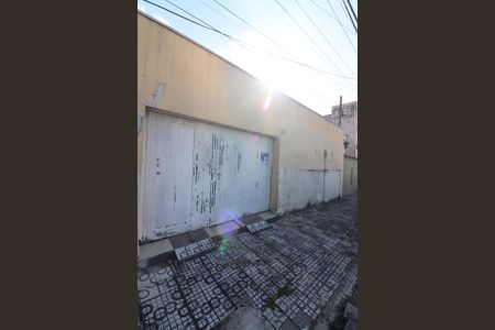 Casa à venda com 370m², 3 quartos e 8 vagasFachada