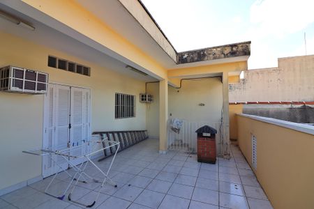 Casa à venda com 370m², 3 quartos e 8 vagasQuintal