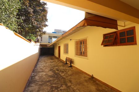 Casa à venda com 370m², 3 quartos e 8 vagasQuintal