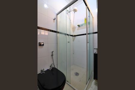 Casa à venda com 370m², 3 quartos e 8 vagasBanheiro da Suíte 2