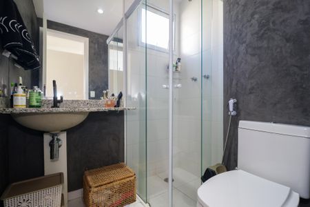 Apartamento à venda com 70m², 2 quartos e 2 vagas Apartamento à venda com 70m², 2 quartos e 2 vagasBanheiro da Suíte