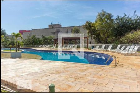 Apartamento à venda com 134m², 4 quartos e 2 vagas Apartamento à venda com 134m², 4 quartos e 2 vagasÁrea comum - Piscina