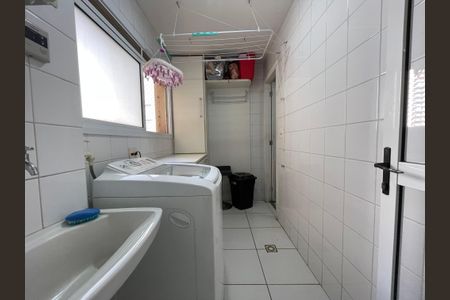 Apartamento à venda com 134m², 4 quartos e 2 vagas Apartamento à venda com 134m², 4 quartos e 2 vagasÁrea de Serviço