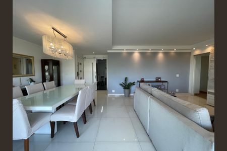 Apartamento à venda com 134m², 4 quartos e 2 vagas Apartamento à venda com 134m², 4 quartos e 2 vagasSala