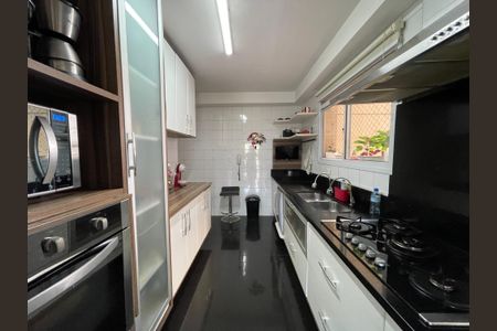 Apartamento à venda com 134m², 4 quartos e 2 vagas Apartamento à venda com 134m², 4 quartos e 2 vagasCozinha