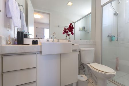 Apartamento à venda com 86m², 3 quartos e 2 vagas Apartamento à venda com 86m², 3 quartos e 2 vagasBanheiro da Suíte 1