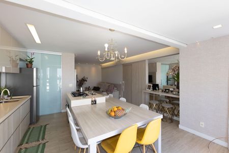 Apartamento à venda com 86m², 3 quartos e 2 vagas Apartamento à venda com 86m², 3 quartos e 2 vagasCozinha