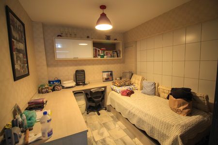 Casa à venda com 287m², 4 quartos e 4 vagas Casa à venda com 287m², 4 quartos e 4 vagasEdícula