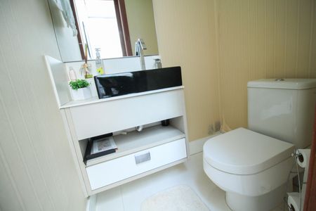 Casa à venda com 287m², 4 quartos e 4 vagas Casa à venda com 287m², 4 quartos e 4 vagasLavabo