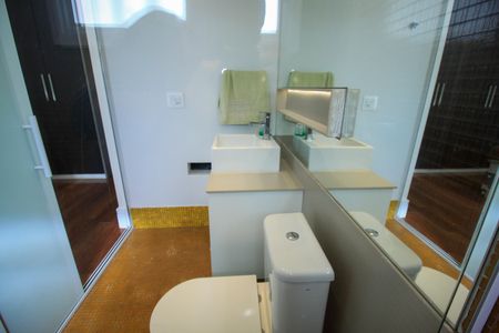 Casa à venda com 287m², 4 quartos e 4 vagas Casa à venda com 287m², 4 quartos e 4 vagasBanheiro da Suíte 3