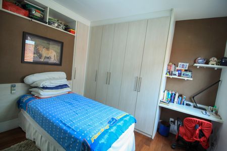 Casa à venda com 287m², 4 quartos e 4 vagas Casa à venda com 287m², 4 quartos e 4 vagasSuíte 2