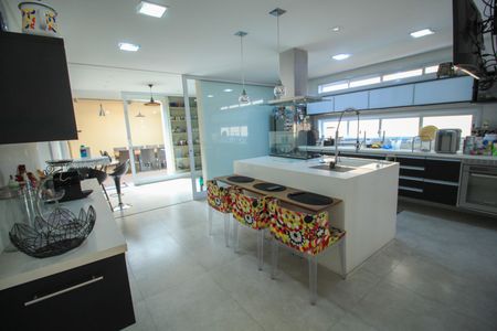 Casa à venda com 287m², 4 quartos e 4 vagas Casa à venda com 287m², 4 quartos e 4 vagasCozinha