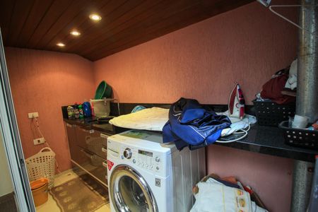 Casa à venda com 287m², 4 quartos e 4 vagas Casa à venda com 287m², 4 quartos e 4 vagasÁrea de Serviço