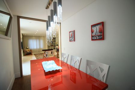 Casa à venda com 287m², 4 quartos e 4 vagas Casa à venda com 287m², 4 quartos e 4 vagasSala de Jantar