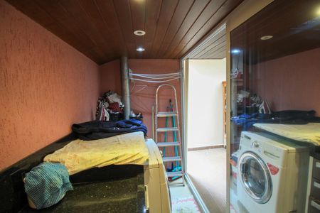 Casa à venda com 287m², 4 quartos e 4 vagas Casa à venda com 287m², 4 quartos e 4 vagasÁrea de Serviço