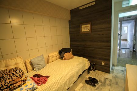 Casa à venda com 287m², 4 quartos e 4 vagas Casa à venda com 287m², 4 quartos e 4 vagasEdícula