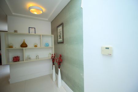 Casa à venda com 287m², 4 quartos e 4 vagas Casa à venda com 287m², 4 quartos e 4 vagasSala